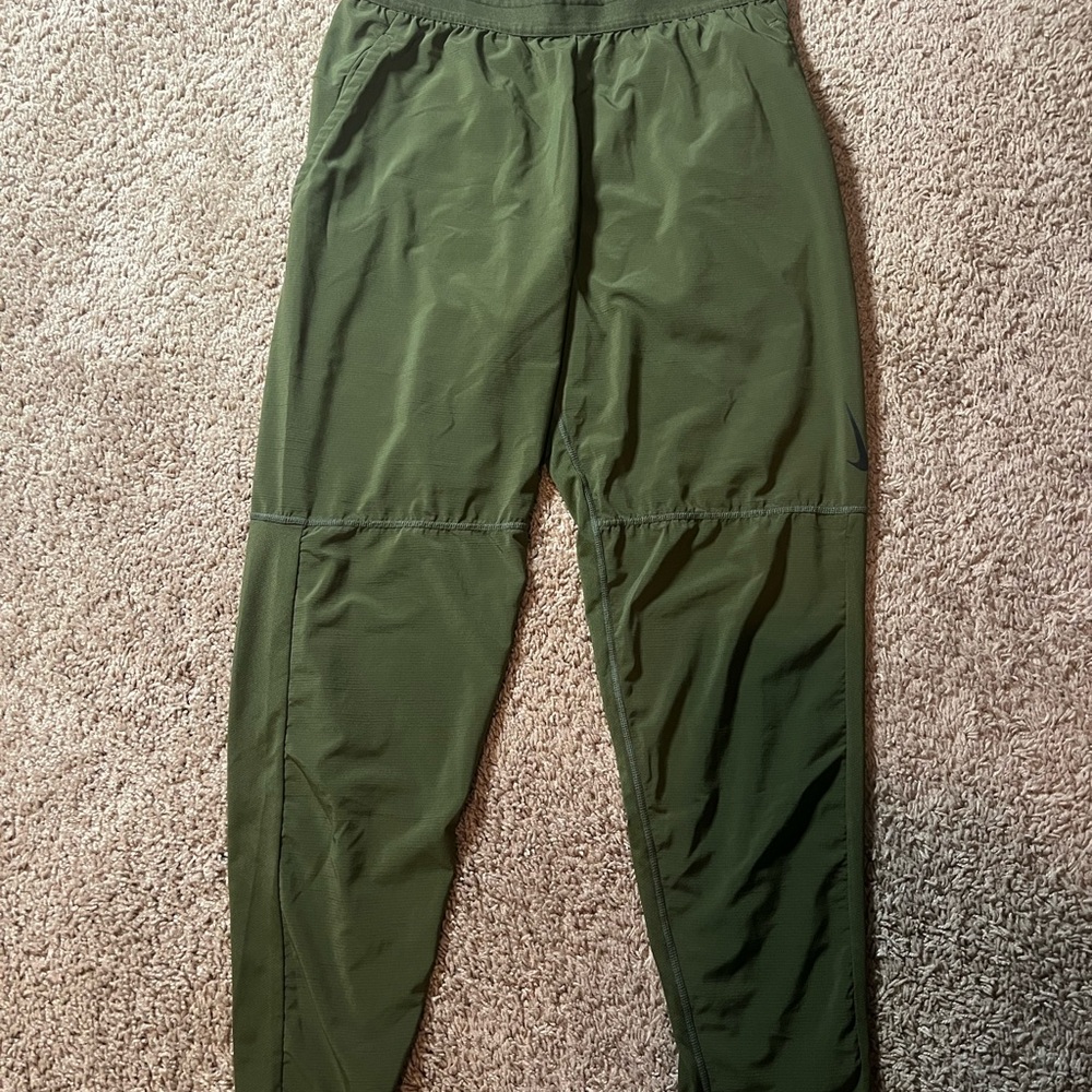 Nike Yoga Men's Green Athletic Pants Joggers